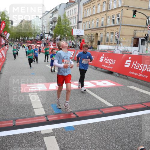 25.04.2026 - Das Zehntel Strokosch-Dieckow http://msf.ph/oto/9620677 25.04.2026 10:55:46 Ziel 5370, 5798, 5857, 5923, 5959, 6322, 6404, 6406, 7837, 7893 meine-sportfotos.de
