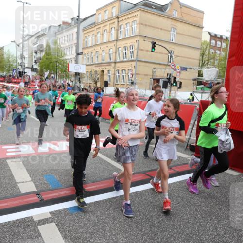 25.04.2026 - Das Zehntel Strokosch-Dieckow http://msf.ph/oto/9620682 25.04.2026 11:00:22 Ziel 5340, 5501, 5527, 5702, 5799, 5911, 5918, 5951, 5972, 5975, 6196, 6285, 6303, 6333, 6465, 6483, 6536, 6541, 6546, 6573, 6577, 6581, 6584, 6597, 6963, 6998, 7059, 7108, 7140, 7155, 7174, 7179, 7631, 7633, 7692, 7812, 7993 meine-sportfotos.de