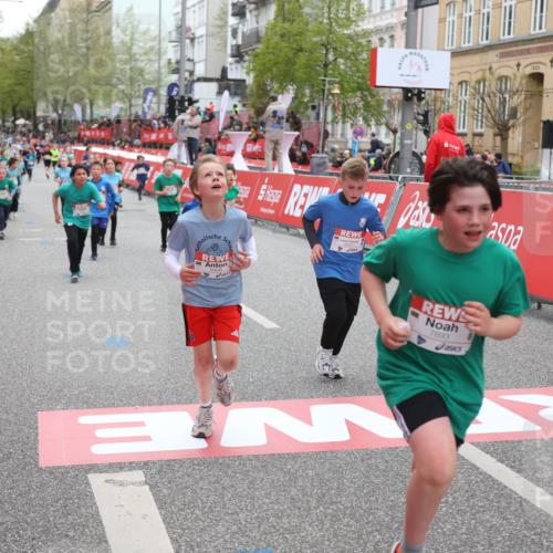 25.04.2026 - Das Zehntel Strokosch-Dieckow http://msf.ph/oto/9620691 25.04.2026 10:55:46 Ziel 5370, 5798, 5857, 5923, 5959, 6322, 6404, 6406, 7837, 7893 meine-sportfotos.de