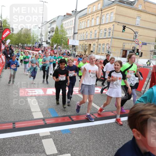 25.04.2026 - Das Zehntel Strokosch-Dieckow http://msf.ph/oto/9620708 25.04.2026 11:00:21 Ziel 5340, 5501, 5702, 5799, 5911, 5951, 5972, 5975, 6196, 6285, 6303, 6333, 6483, 6536, 6541, 6546, 6573, 6577, 6581, 6584, 6597, 6998, 7108, 7140, 7155, 7174, 7179, 7286, 7631, 7633, 7993 meine-sportfotos.de