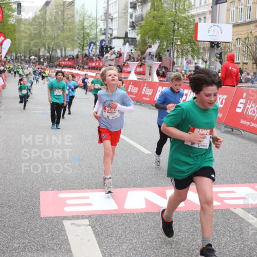25.04.2026 - Das Zehntel Strokosch-Dieckow http://msf.ph/oto/9620734 25.04.2026 10:55:45 Ziel 5370, 5726, 5798, 5857, 6217, 6322, 6404, 6406, 7893 meine-sportfotos.de