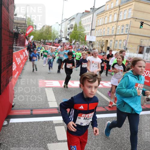 25.04.2026 - Das Zehntel Strokosch-Dieckow http://msf.ph/oto/9620750 25.04.2026 11:00:21 Ziel 5340, 5501, 5702, 5799, 5911, 5951, 5972, 5975, 6196, 6285, 6303, 6333, 6483, 6536, 6541, 6546, 6573, 6577, 6581, 6584, 6597, 6998, 7108, 7140, 7155, 7174, 7179, 7286, 7631, 7633, 7993 meine-sportfotos.de