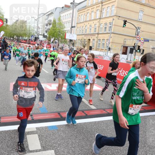 25.04.2026 - Das Zehntel Strokosch-Dieckow http://msf.ph/oto/9620782 25.04.2026 11:00:21 Ziel 5340, 5501, 5702, 5799, 5911, 5951, 5972, 5975, 6196, 6285, 6303, 6333, 6483, 6536, 6541, 6546, 6573, 6577, 6581, 6584, 6597, 6998, 7108, 7140, 7155, 7174, 7179, 7286, 7631, 7633, 7993 meine-sportfotos.de