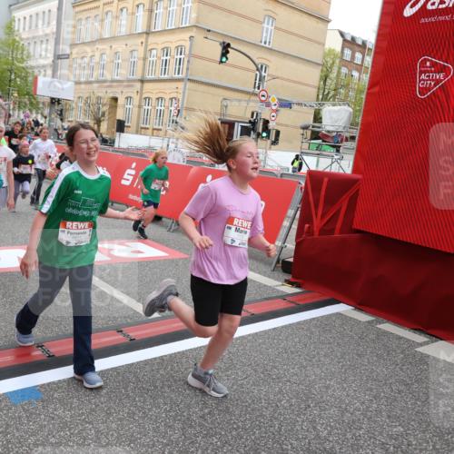 25.04.2026 - Das Zehntel Strokosch-Dieckow http://msf.ph/oto/9620873 25.04.2026 11:00:19 Ziel 5340, 5525, 5649, 5702, 5799, 5858, 5911, 5951, 5972, 6196, 6285, 6483, 6536, 6541, 6546, 6573, 6581, 6584, 6597, 6602, 6950, 6998, 7140, 7174, 7179, 7219, 7286, 7298, 7993 meine-sportfotos.de