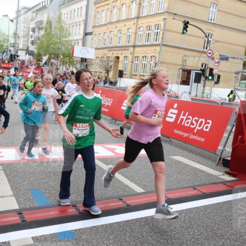 25.04.2026 - Das Zehntel Strokosch-Dieckow http://msf.ph/oto/9620910 25.04.2026 11:00:19 Ziel 5340, 5525, 5649, 5702, 5799, 5858, 5911, 5951, 5972, 6196, 6285, 6483, 6536, 6541, 6546, 6573, 6581, 6584, 6597, 6602, 6950, 6998, 7140, 7174, 7179, 7219, 7286, 7298, 7993 meine-sportfotos.de