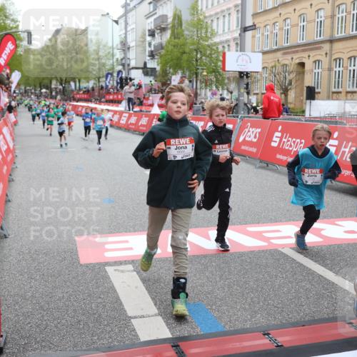 25.04.2026 - Das Zehntel Strokosch-Dieckow http://msf.ph/oto/9620932 25.04.2026 10:55:39 Ziel 5108, 5360, 5370, 5726, 5802, 5805, 6026, 6217, 6499, 6539, 6636, 6653, 6666, 6748, 7130, 7925 meine-sportfotos.de