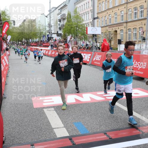 25.04.2026 - Das Zehntel Strokosch-Dieckow http://msf.ph/oto/9620965 25.04.2026 10:55:38 Ziel 5108, 5360, 5726, 5802, 5805, 6026, 6217, 6499, 6539, 6543, 6636, 6653, 6666, 6748, 7130, 7925 meine-sportfotos.de