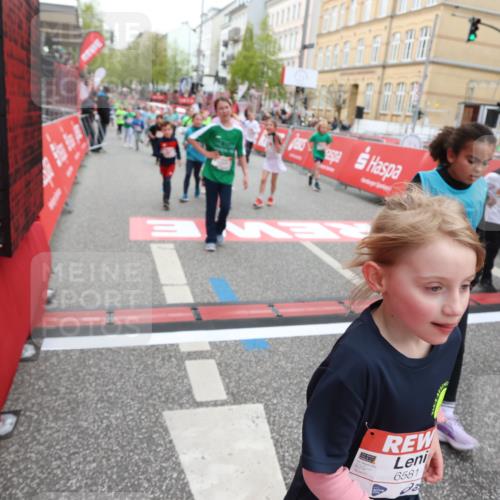 25.04.2026 - Das Zehntel Strokosch-Dieckow http://msf.ph/oto/9620966 25.04.2026 11:00:18 Ziel 5340, 5525, 5649, 5702, 5799, 5858, 5911, 5951, 5972, 6285, 6483, 6536, 6541, 6581, 6584, 6597, 6602, 6950, 7174, 7179, 7219, 7286, 7298, 7993 meine-sportfotos.de