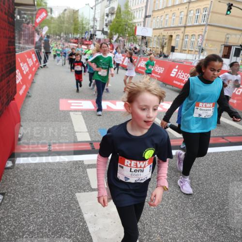 25.04.2026 - Das Zehntel Strokosch-Dieckow http://msf.ph/oto/9620993 25.04.2026 11:00:18 Ziel 5340, 5525, 5649, 5702, 5799, 5858, 5911, 5951, 5972, 6285, 6483, 6536, 6541, 6581, 6584, 6597, 6602, 6950, 7174, 7179, 7219, 7286, 7298, 7993 meine-sportfotos.de