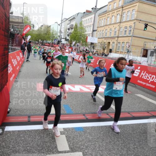 25.04.2026 - Das Zehntel Strokosch-Dieckow http://msf.ph/oto/9621050 25.04.2026 11:00:18 Ziel 5340, 5525, 5649, 5702, 5799, 5858, 5911, 5951, 5972, 6285, 6483, 6536, 6541, 6581, 6584, 6597, 6602, 6950, 7174, 7179, 7219, 7286, 7298, 7993 meine-sportfotos.de