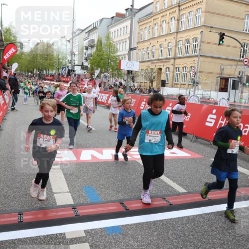 25.04.2026 - Das Zehntel Strokosch-Dieckow http://msf.ph/oto/9621106 25.04.2026 11:00:17 Ziel 5340, 5525, 5649, 5799, 5858, 5911, 5912, 5951, 5972, 6029, 6285, 6536, 6541, 6581, 6584, 6585, 6597, 6602, 6605, 6950, 7179, 7219, 7286, 7298, 7611 meine-sportfotos.de