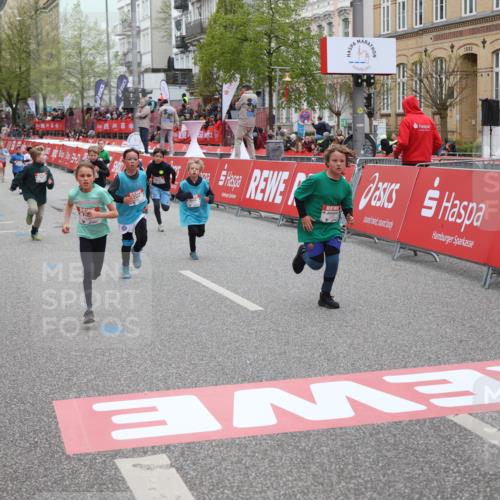 25.04.2026 - Das Zehntel Strokosch-Dieckow http://msf.ph/oto/9621152 25.04.2026 10:55:36 Ziel 5108, 5132, 5360, 5770, 5778, 5802, 5805, 6026, 6386, 6499, 6514, 6539, 6543, 6636, 6653, 6666, 6748, 7130, 7717, 7925 meine-sportfotos.de