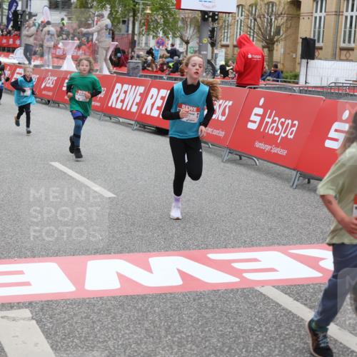 25.04.2026 - Das Zehntel Strokosch-Dieckow http://msf.ph/oto/9621222 25.04.2026 10:55:35 Ziel 5084, 5108, 5132, 5360, 5770, 5778, 5797, 5805, 6026, 6386, 6421, 6499, 6514, 6539, 6543, 6636, 6653, 7130, 7717, 7925 meine-sportfotos.de