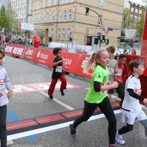 25.04.2026 - Das Zehntel Strokosch-Dieckow http://msf.ph/oto/9621256 25.04.2026 10:55:33 Ziel 5084, 5108, 5132, 5360, 5754, 5770, 5778, 5797, 5805, 6094, 6386, 6421, 6499, 6514, 6539, 6543, 6557, 6636, 6653, 7102, 7130, 7256, 7341, 7655, 7717, 7813, 7851, 8008 meine-sportfotos.de