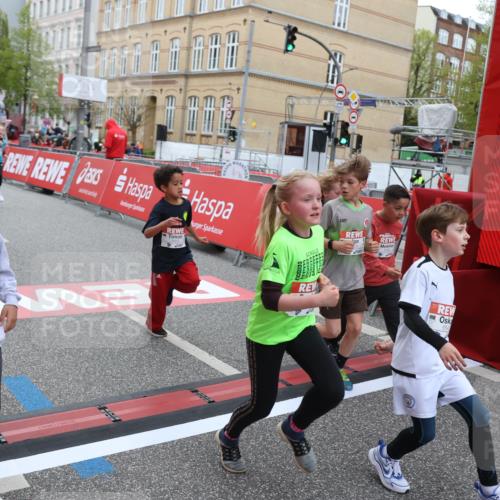 25.04.2026 - Das Zehntel Strokosch-Dieckow http://msf.ph/oto/9621272 25.04.2026 10:55:33 Ziel 5084, 5108, 5132, 5360, 5754, 5770, 5778, 5797, 5805, 6094, 6386, 6421, 6499, 6514, 6539, 6543, 6557, 6636, 6653, 7102, 7130, 7256, 7341, 7655, 7717, 7813, 7851, 8008 meine-sportfotos.de