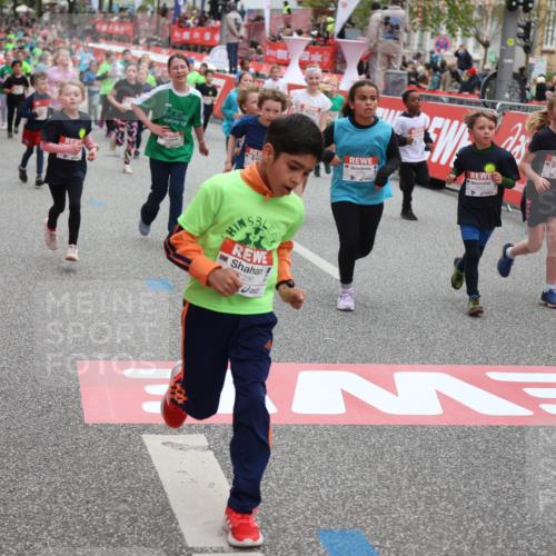25.04.2026 - Das Zehntel Strokosch-Dieckow http://msf.ph/oto/9621278 25.04.2026 11:00:15 Ziel 5340, 5525, 5649, 5799, 5858, 5912, 5951, 6005, 6029, 6541, 6554, 6581, 6584, 6585, 6597, 6602, 6605, 6824, 6825, 6950, 7219, 7286, 7289, 7298, 7421, 7611 meine-sportfotos.de