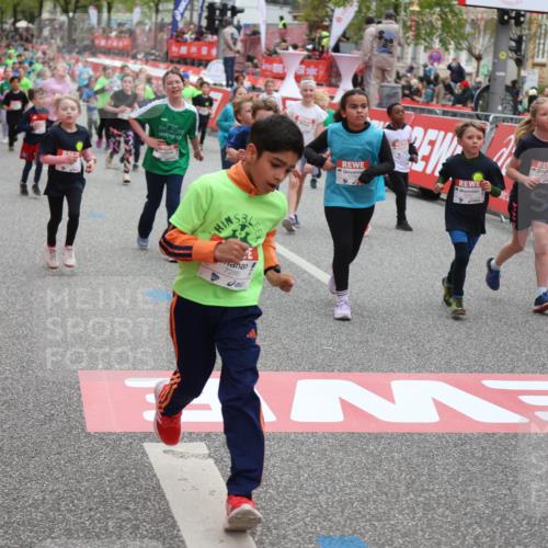 25.04.2026 - Das Zehntel Strokosch-Dieckow http://msf.ph/oto/9621290 25.04.2026 11:00:15 Ziel 5340, 5525, 5649, 5799, 5858, 5912, 5951, 6005, 6029, 6541, 6554, 6581, 6584, 6585, 6597, 6602, 6605, 6824, 6825, 6950, 7219, 7286, 7289, 7298, 7421, 7611 meine-sportfotos.de