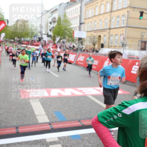 25.04.2026 - Das Zehntel Strokosch-Dieckow http://msf.ph/oto/9621316 25.04.2026 11:00:14 Ziel 5182, 5193, 5340, 5525, 5649, 5858, 5912, 5951, 6005, 6029, 6554, 6585, 6602, 6605, 6824, 6825, 6950, 7219, 7286, 7289, 7298, 7421, 7611 meine-sportfotos.de