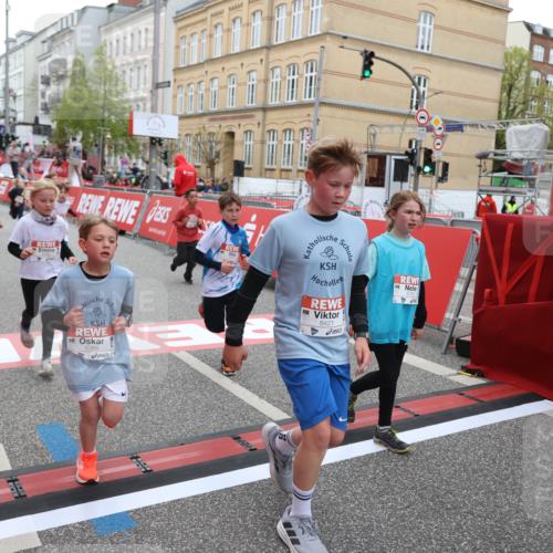25.04.2026 - Das Zehntel Strokosch-Dieckow http://msf.ph/oto/9621473 25.04.2026 10:55:30 Ziel 5059, 5084, 5132, 5252, 5432, 5754, 5770, 5778, 5797, 6094, 6386, 6421, 6514, 6543, 6557, 7097, 7102, 7256, 7341, 7655, 7717, 7813, 7851, 8008 meine-sportfotos.de