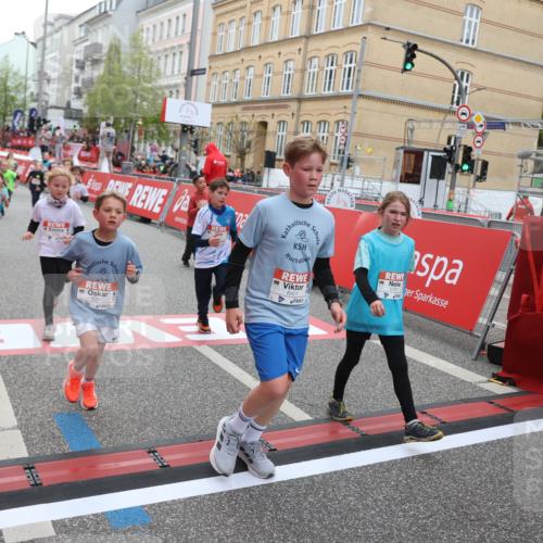 25.04.2026 - Das Zehntel Strokosch-Dieckow http://msf.ph/oto/9621513 25.04.2026 10:55:30 Ziel 5059, 5084, 5132, 5252, 5432, 5754, 5770, 5778, 5797, 6094, 6386, 6421, 6514, 6543, 6557, 7097, 7102, 7256, 7341, 7655, 7717, 7813, 7851, 8008 meine-sportfotos.de