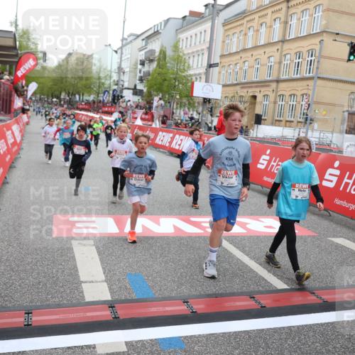 25.04.2026 - Das Zehntel Strokosch-Dieckow http://msf.ph/oto/9621575 25.04.2026 10:55:30 Ziel 5059, 5084, 5132, 5252, 5432, 5754, 5770, 5778, 5797, 6094, 6386, 6421, 6514, 6543, 6557, 7097, 7102, 7256, 7341, 7655, 7717, 7813, 7851, 8008 meine-sportfotos.de