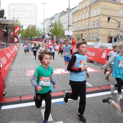 25.04.2026 - Das Zehntel Strokosch-Dieckow http://msf.ph/oto/9621587 25.04.2026 10:55:29 Ziel 5059, 5084, 5132, 5252, 5432, 5754, 5770, 5778, 5797, 6094, 6102, 6109, 6386, 6421, 6514, 6557, 7097, 7102, 7256, 7341, 7655, 7717, 7813, 7851, 8008 meine-sportfotos.de
