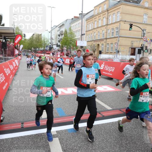 25.04.2026 - Das Zehntel Strokosch-Dieckow http://msf.ph/oto/9621612 25.04.2026 10:55:29 Ziel 5059, 5084, 5132, 5252, 5432, 5754, 5770, 5778, 5797, 6094, 6102, 6109, 6386, 6421, 6514, 6557, 7097, 7102, 7256, 7341, 7655, 7717, 7813, 7851, 8008 meine-sportfotos.de