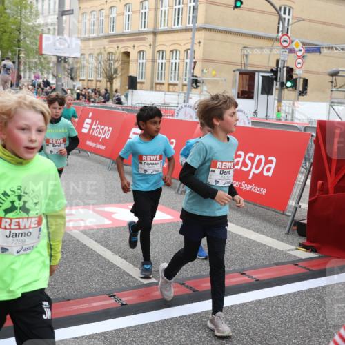 25.04.2026 - Das Zehntel Strokosch-Dieckow http://msf.ph/oto/9621616 25.04.2026 11:00:11 Ziel 5182, 5187, 5193, 5339, 5510, 5525, 5817, 5858, 5912, 5916, 6005, 6029, 6047, 6063, 6554, 6585, 6602, 6605, 6824, 6825, 6911, 7219, 7289, 7421, 7593, 7611 meine-sportfotos.de