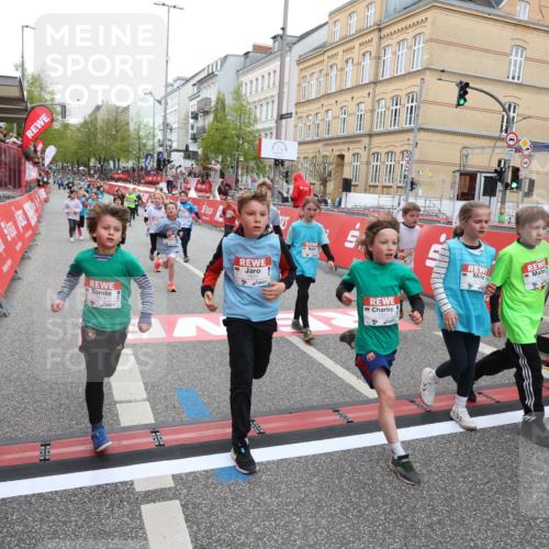 25.04.2026 - Das Zehntel Strokosch-Dieckow http://msf.ph/oto/9621644 25.04.2026 10:55:29 Ziel 5059, 5084, 5132, 5252, 5432, 5754, 5770, 5778, 5797, 6094, 6102, 6109, 6386, 6421, 6514, 6557, 7097, 7102, 7256, 7341, 7655, 7717, 7813, 7851, 8008 meine-sportfotos.de