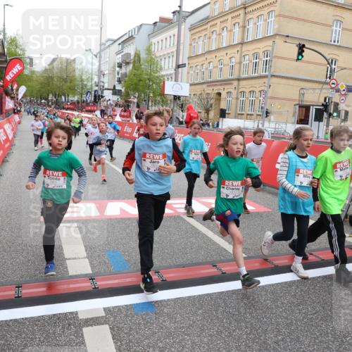25.04.2026 - Das Zehntel Strokosch-Dieckow http://msf.ph/oto/9621654 25.04.2026 10:55:29 Ziel 5059, 5084, 5132, 5252, 5432, 5754, 5770, 5778, 5797, 6094, 6102, 6109, 6386, 6421, 6514, 6557, 7097, 7102, 7256, 7341, 7655, 7717, 7813, 7851, 8008 meine-sportfotos.de