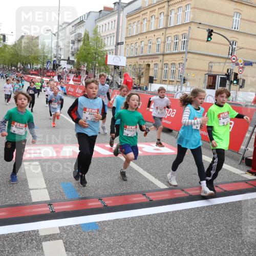 25.04.2026 - Das Zehntel Strokosch-Dieckow http://msf.ph/oto/9621662 25.04.2026 10:55:29 Ziel 5059, 5084, 5132, 5252, 5432, 5754, 5770, 5778, 5797, 6094, 6102, 6109, 6386, 6421, 6514, 6557, 7097, 7102, 7256, 7341, 7655, 7717, 7813, 7851, 8008 meine-sportfotos.de
