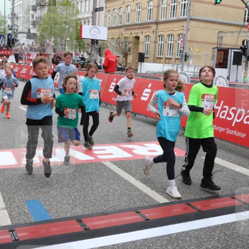 25.04.2026 - Das Zehntel Strokosch-Dieckow http://msf.ph/oto/9621710 25.04.2026 10:55:28 Ziel 5059, 5084, 5252, 5432, 5445, 5754, 5797, 6094, 6102, 6109, 6386, 6421, 6557, 6880, 7097, 7102, 7256, 7341, 7655, 7813, 7851, 8008 meine-sportfotos.de