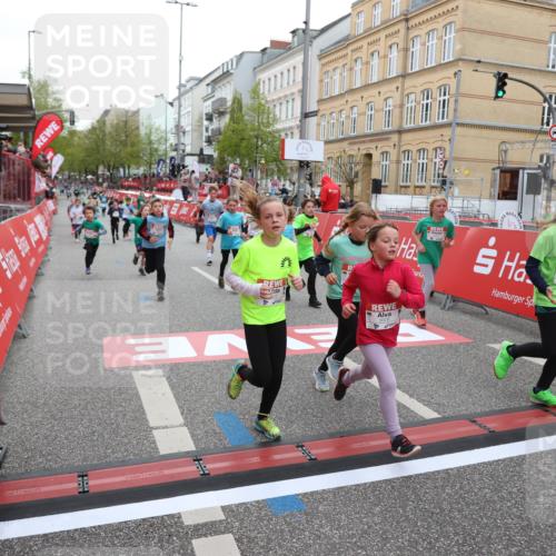 25.04.2026 - Das Zehntel Strokosch-Dieckow http://msf.ph/oto/9621842 25.04.2026 10:55:27 Ziel 5059, 5084, 5252, 5432, 5445, 5754, 5797, 6094, 6102, 6107, 6109, 6421, 6557, 6880, 7097, 7102, 7256, 7341, 7655, 7813, 7851, 7905, 8008 meine-sportfotos.de