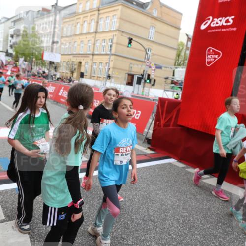 25.04.2026 - Das Zehntel Strokosch-Dieckow http://msf.ph/oto/9621943 25.04.2026 11:00:07 Ziel 5182, 5187, 5193, 5296, 5339, 5418, 5459, 5510, 5581, 5704, 5817, 5866, 5916, 6047, 6063, 6258, 6554, 6911, 7147, 7289, 7593, 7622, 7663, 7780, 7794, 7965 meine-sportfotos.de