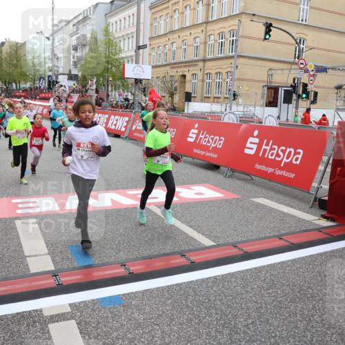25.04.2026 - Das Zehntel Strokosch-Dieckow http://msf.ph/oto/9621975 25.04.2026 10:55:26 Ziel 5059, 5252, 5421, 5432, 5445, 5754, 6094, 6102, 6107, 6109, 6557, 6880, 7097, 7102, 7256, 7341, 7655, 7813, 7851, 7905, 8008 meine-sportfotos.de