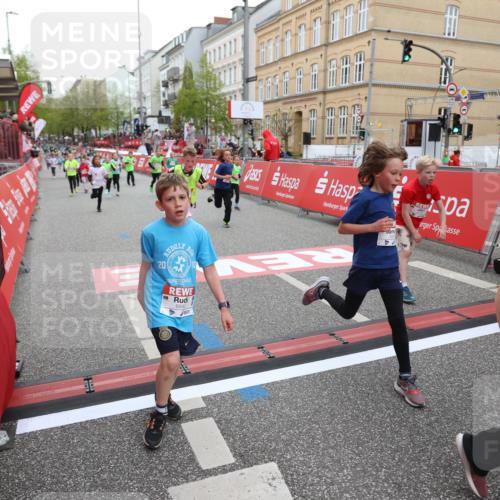 25.04.2026 - Das Zehntel Strokosch-Dieckow http://msf.ph/oto/9622092 25.04.2026 10:55:23 Ziel 5059, 5252, 5421, 5432, 5445, 5755, 5847, 6102, 6107, 6109, 6127, 6880, 7097, 7206, 7584, 7601, 7905 meine-sportfotos.de