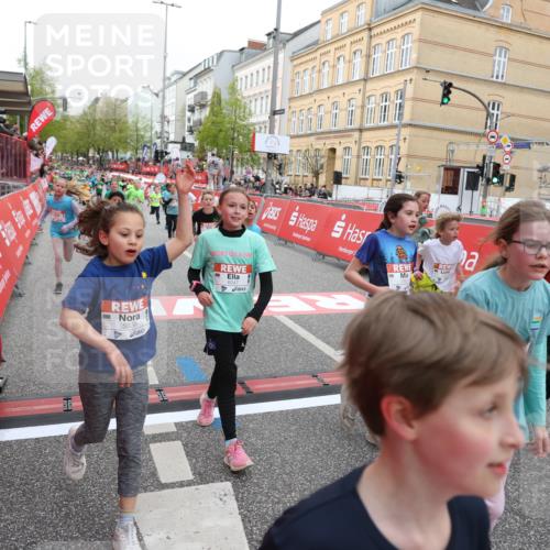 25.04.2026 - Das Zehntel Strokosch-Dieckow http://msf.ph/oto/9622138 25.04.2026 11:00:06 Ziel 5178, 5182, 5187, 5193, 5296, 5339, 5382, 5418, 5459, 5510, 5581, 5704, 5817, 5866, 5916, 6047, 6063, 6258, 6911, 7147, 7593, 7622, 7663, 7780, 7794, 7965 meine-sportfotos.de