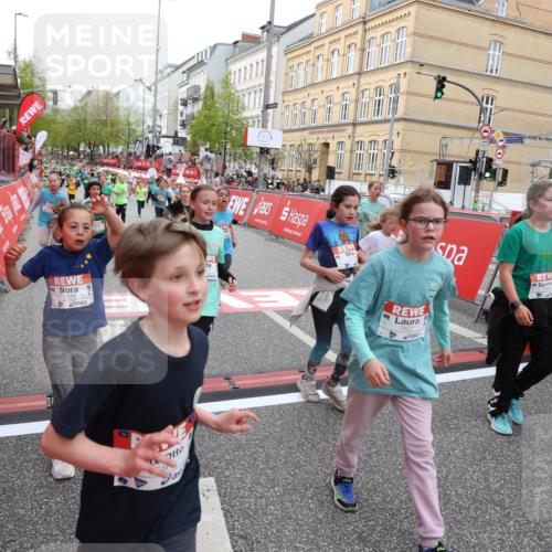 25.04.2026 - Das Zehntel Strokosch-Dieckow http://msf.ph/oto/9622163 25.04.2026 11:00:05 Ziel 5178, 5187, 5296, 5339, 5382, 5418, 5459, 5510, 5581, 5693, 5699, 5704, 5817, 5866, 5916, 6047, 6063, 6258, 6911, 7086, 7147, 7587, 7593, 7616, 7622, 7663, 7780, 7794, 7965 meine-sportfotos.de