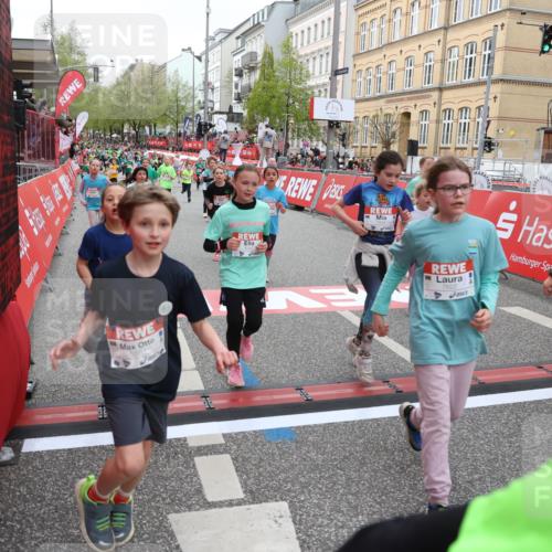 25.04.2026 - Das Zehntel Strokosch-Dieckow http://msf.ph/oto/9622186 25.04.2026 11:00:05 Ziel 5178, 5187, 5296, 5339, 5382, 5418, 5459, 5510, 5581, 5693, 5699, 5704, 5817, 5866, 5916, 6047, 6063, 6258, 6911, 7086, 7147, 7587, 7593, 7616, 7622, 7663, 7780, 7794, 7965 meine-sportfotos.de