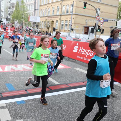 25.04.2026 - Das Zehntel Strokosch-Dieckow http://msf.ph/oto/9622358 25.04.2026 11:00:03 Ziel 5178, 5187, 5296, 5339, 5382, 5418, 5459, 5581, 5595, 5693, 5699, 5704, 5866, 5962, 6047, 6258, 7077, 7086, 7147, 7152, 7313, 7335, 7587, 7593, 7616, 7622, 7663, 7684, 7780, 7794, 7965 meine-sportfotos.de