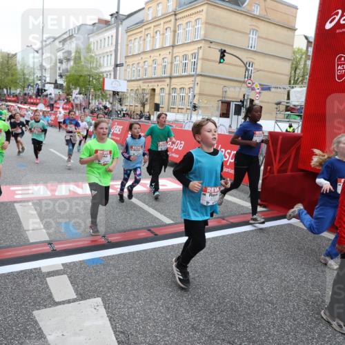 25.04.2026 - Das Zehntel Strokosch-Dieckow http://msf.ph/oto/9622374 25.04.2026 11:00:03 Ziel 5178, 5187, 5296, 5339, 5382, 5418, 5459, 5581, 5595, 5693, 5699, 5704, 5866, 5962, 6047, 6258, 7077, 7086, 7147, 7152, 7313, 7335, 7587, 7593, 7616, 7622, 7663, 7684, 7780, 7794, 7965 meine-sportfotos.de