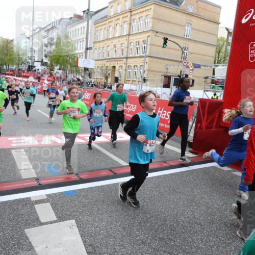 25.04.2026 - Das Zehntel Strokosch-Dieckow http://msf.ph/oto/9622386 25.04.2026 11:00:03 Ziel 5178, 5187, 5296, 5339, 5382, 5418, 5459, 5581, 5595, 5693, 5699, 5704, 5866, 5962, 6047, 6258, 7077, 7086, 7147, 7152, 7313, 7335, 7587, 7593, 7616, 7622, 7663, 7684, 7780, 7794, 7965 meine-sportfotos.de