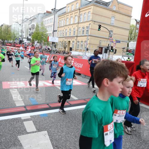 25.04.2026 - Das Zehntel Strokosch-Dieckow http://msf.ph/oto/9622428 25.04.2026 11:00:03 Ziel 5178, 5187, 5296, 5339, 5382, 5418, 5459, 5581, 5595, 5693, 5699, 5704, 5866, 5962, 6047, 6258, 7077, 7086, 7147, 7152, 7313, 7335, 7587, 7593, 7616, 7622, 7663, 7684, 7780, 7794, 7965 meine-sportfotos.de