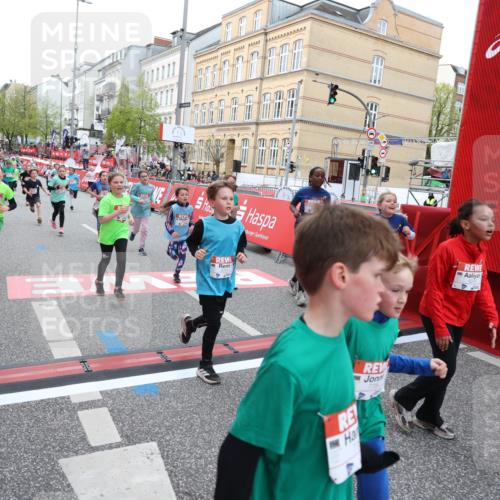 25.04.2026 - Das Zehntel Strokosch-Dieckow http://msf.ph/oto/9622442 25.04.2026 11:00:03 Ziel 5178, 5187, 5296, 5339, 5382, 5418, 5459, 5581, 5595, 5693, 5699, 5704, 5866, 5962, 6047, 6258, 7077, 7086, 7147, 7152, 7313, 7335, 7587, 7593, 7616, 7622, 7663, 7684, 7780, 7794, 7965 meine-sportfotos.de