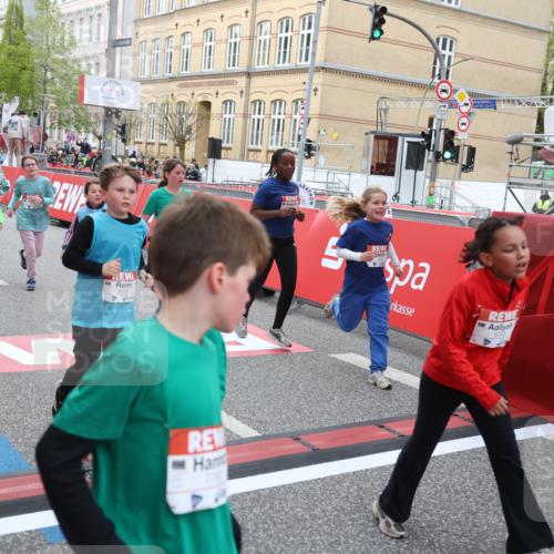 25.04.2026 - Das Zehntel Strokosch-Dieckow http://msf.ph/oto/9622483 25.04.2026 11:00:02 Ziel 5178, 5179, 5296, 5382, 5418, 5459, 5581, 5595, 5638, 5693, 5699, 5704, 5866, 5962, 6258, 7077, 7086, 7147, 7152, 7313, 7335, 7587, 7616, 7622, 7663, 7684, 7780, 7794, 7965 meine-sportfotos.de