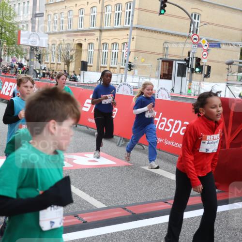25.04.2026 - Das Zehntel Strokosch-Dieckow http://msf.ph/oto/9622506 25.04.2026 11:00:02 Ziel 5178, 5179, 5296, 5382, 5418, 5459, 5581, 5595, 5638, 5693, 5699, 5704, 5866, 5962, 6258, 7077, 7086, 7147, 7152, 7313, 7335, 7587, 7616, 7622, 7663, 7684, 7780, 7794, 7965 meine-sportfotos.de