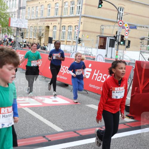 25.04.2026 - Das Zehntel Strokosch-Dieckow http://msf.ph/oto/9622528 25.04.2026 11:00:02 Ziel 5178, 5179, 5296, 5382, 5418, 5459, 5581, 5595, 5638, 5693, 5699, 5704, 5866, 5962, 6258, 7077, 7086, 7147, 7152, 7313, 7335, 7587, 7616, 7622, 7663, 7684, 7780, 7794, 7965 meine-sportfotos.de