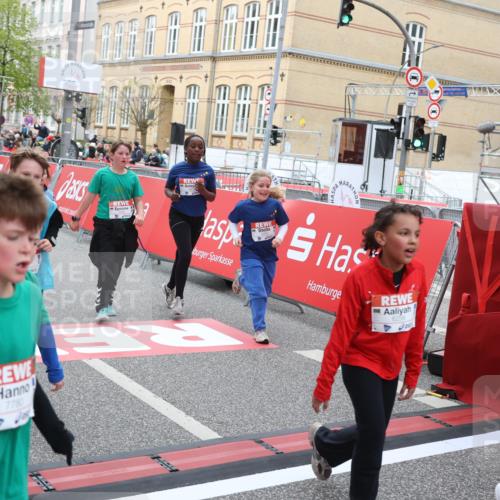 25.04.2026 - Das Zehntel Strokosch-Dieckow http://msf.ph/oto/9622538 25.04.2026 11:00:02 Ziel 5178, 5179, 5296, 5382, 5418, 5459, 5581, 5595, 5638, 5693, 5699, 5704, 5866, 5962, 6258, 7077, 7086, 7147, 7152, 7313, 7335, 7587, 7616, 7622, 7663, 7684, 7780, 7794, 7965 meine-sportfotos.de