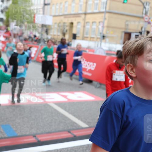 25.04.2026 - Das Zehntel Strokosch-Dieckow http://msf.ph/oto/9622546 25.04.2026 11:00:02 Ziel 5178, 5179, 5296, 5382, 5418, 5459, 5581, 5595, 5638, 5693, 5699, 5704, 5866, 5962, 6258, 7077, 7086, 7147, 7152, 7313, 7335, 7587, 7616, 7622, 7663, 7684, 7780, 7794, 7965 meine-sportfotos.de