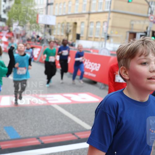 25.04.2026 - Das Zehntel Strokosch-Dieckow http://msf.ph/oto/9622552 25.04.2026 11:00:02 Ziel 5178, 5179, 5296, 5382, 5418, 5459, 5581, 5595, 5638, 5693, 5699, 5704, 5866, 5962, 6258, 7077, 7086, 7147, 7152, 7313, 7335, 7587, 7616, 7622, 7663, 7684, 7780, 7794, 7965 meine-sportfotos.de